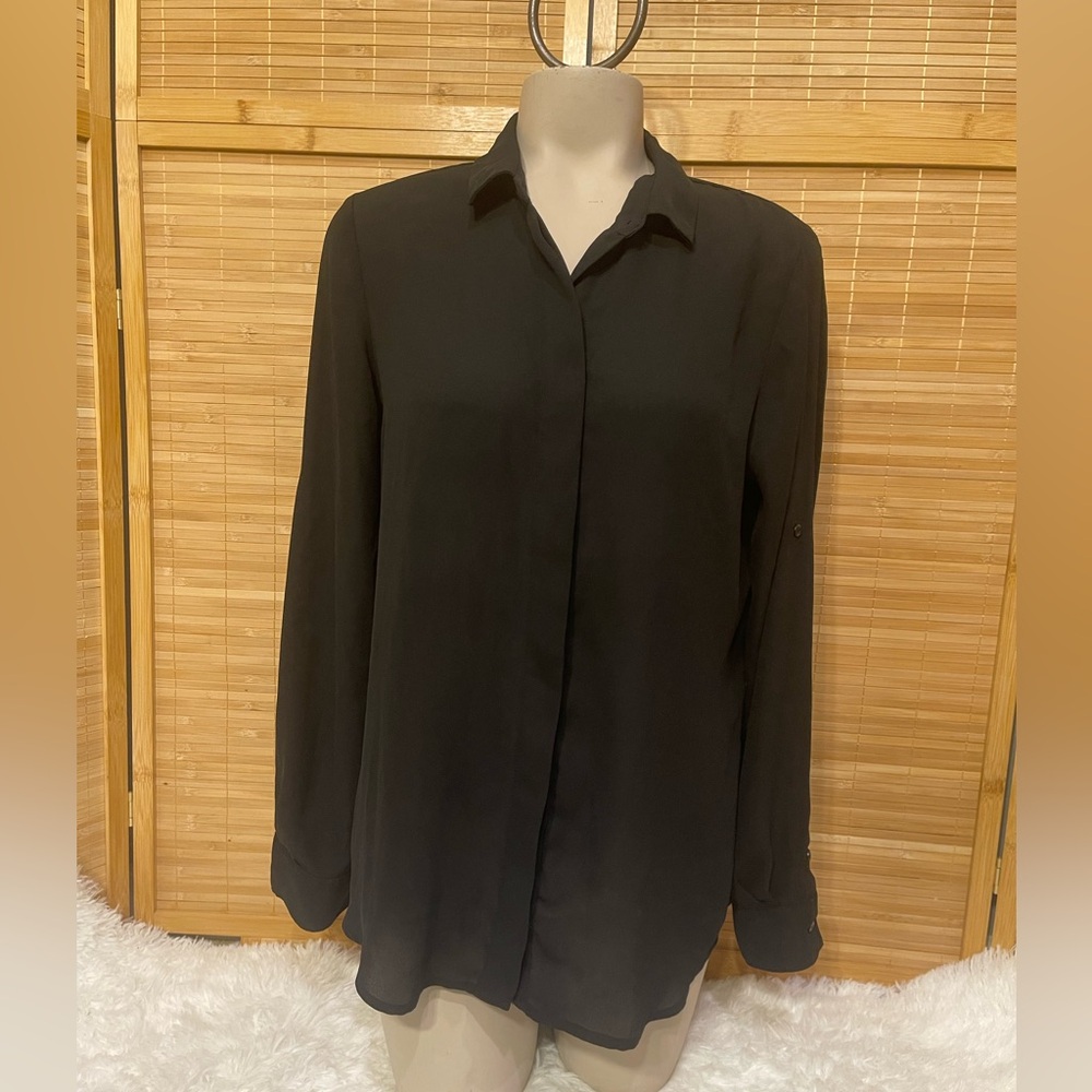 Apt. 9 black button up blouse shirt top womanโs size medium EUC
